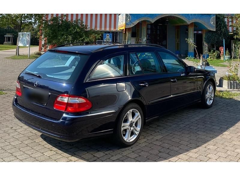 Gebraucht Mercedes E350 Avantgarde 271 PS (199 kW) 2005 Blau Kombi
