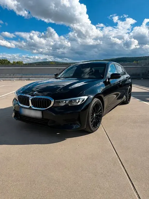 Gebraucht BMW 318 Advantage 156 PS (114 kW) 2021 Schwarz Limousine
