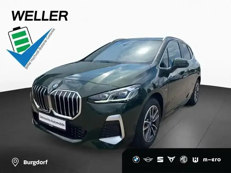 Gebraucht BMW 230e Active Tourer M Sport 326 PS (239 kW) 2024 Sanremo grün (grün) Van / Kleinbus