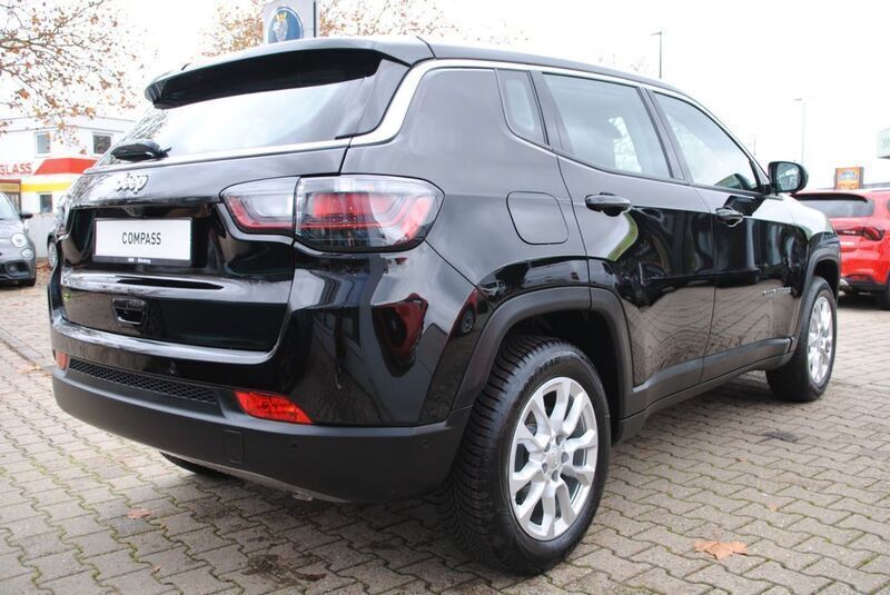 Gebraucht Jeep Compass Altitude 131 PS (96 kW) 2024 Schwarz SUV