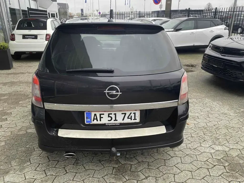 Gebraucht Opel Astra Cosmo 179 PS (131 kW) 2008 Limousine