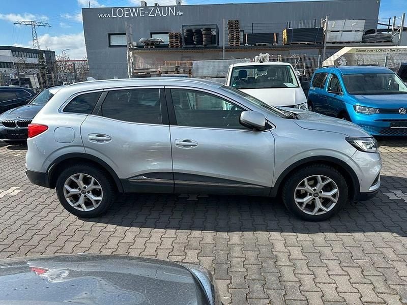 Gebraucht Renault Kadjar LIMITED 140 PS (102 kW) 2020 Silber SUV