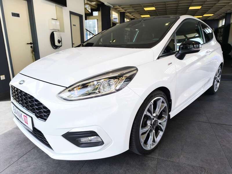Frostweiß Gebraucht 2018 Ford Fiesta ST-Line Kleinwagen | 10.990 € (Fairer Preis) - Bild 1/4