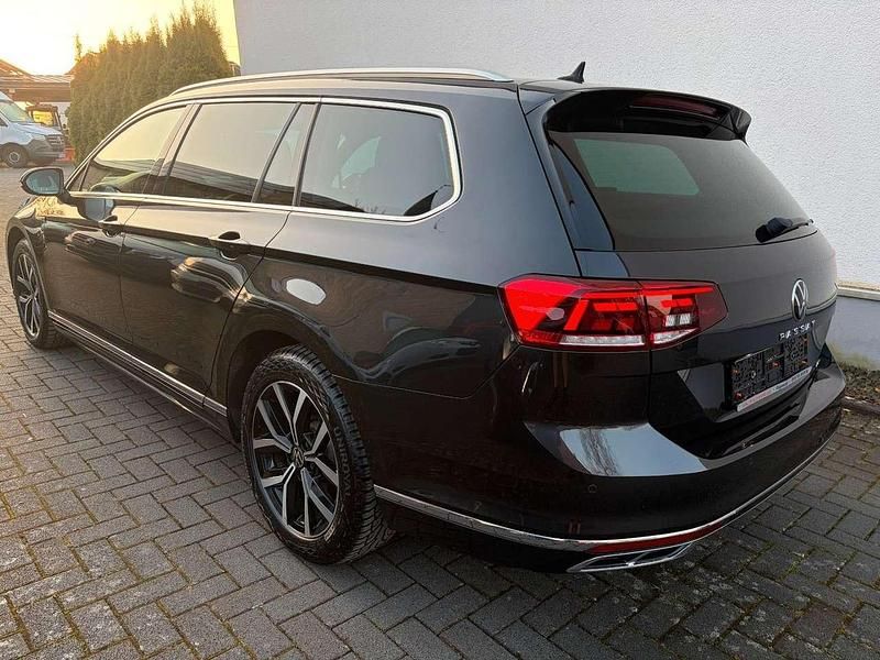 Gebraucht VW Passat R-line 200 PS (147 kW) 2020 Grau Kombi