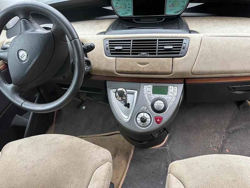 Gebraucht Lancia Phedra 204 PS (150 kW) 2003 Grau Van / Kleinbus