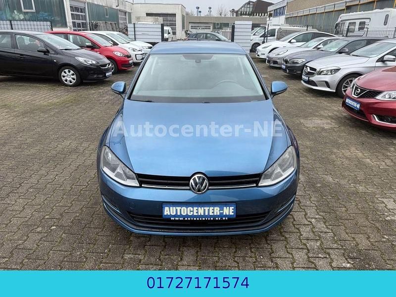 Blau Gebraucht 2014 VW Golf VII Comfortline Limousine | 8.900 € (Guter Preis) - Bild 1/4