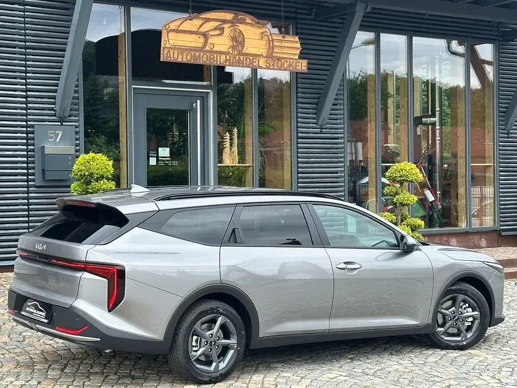 Neu Kia K4 Gold 116 PS (85 kW) 2026 Stahl grau Kombi