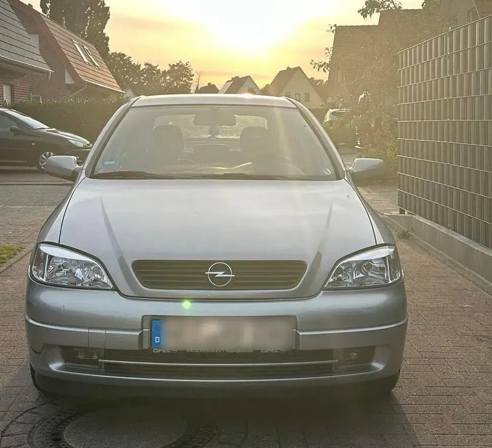 Gebraucht Opel Astra 2000 Silber Limousine