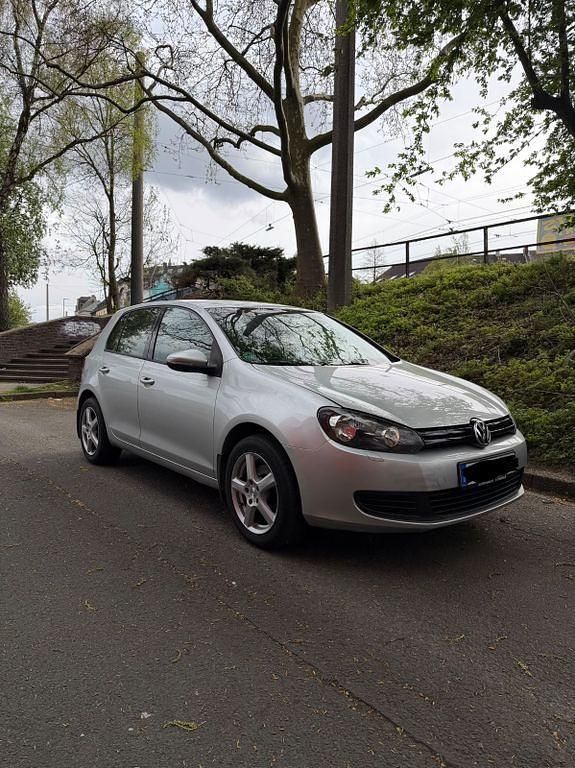Gebraucht VW Golf VI 102 PS (75 kW) 2009 Silber Kleinwagen