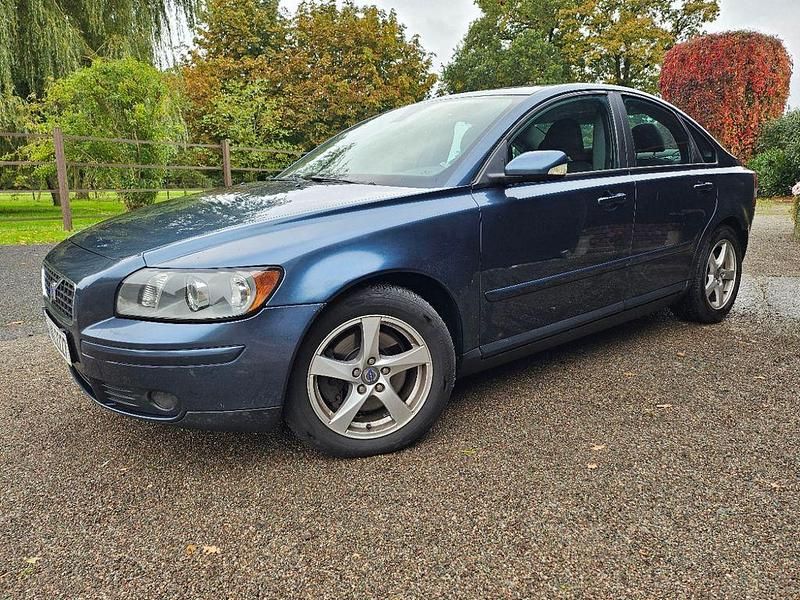 Blau Gebraucht 2005 Volvo S40 Limousine | 3.790 € (Fairer Preis) - Bild 1/4