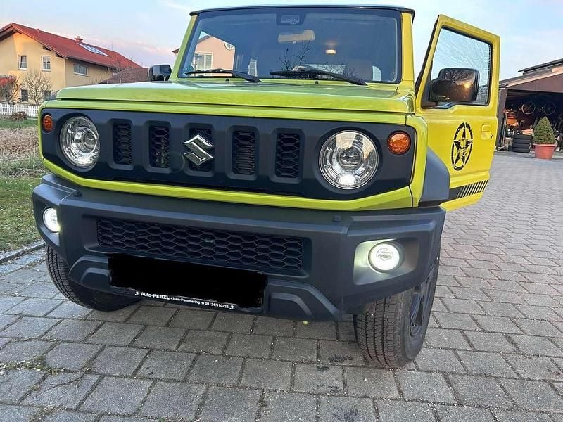 Gebraucht Suzuki Jimny 102 PS (75 kW) 2019 Gelb SUV