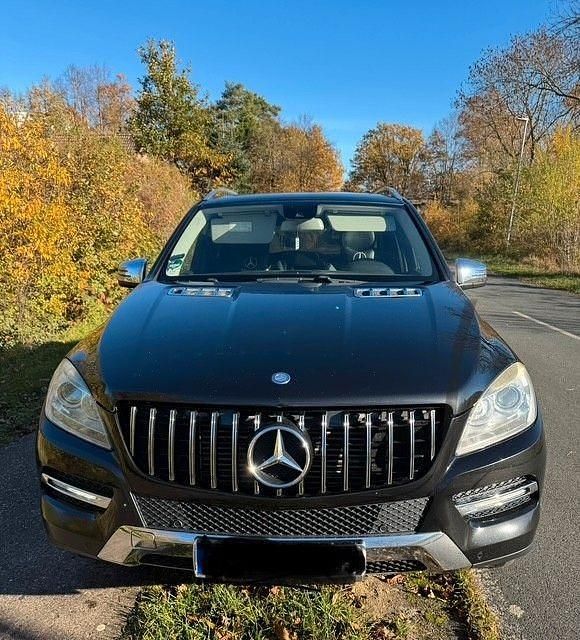 Gebraucht Mercedes ML350 258 PS (189 kW) 2012 Schwarz SUV
