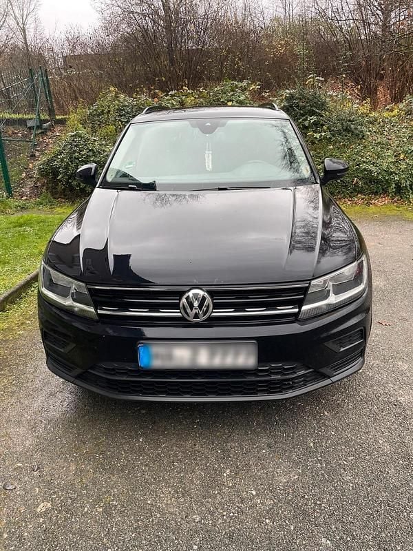 Schwarz Gebraucht 2018 VW Tiguan SUV | 17.999 € (Superpreis) - Bild 1/4