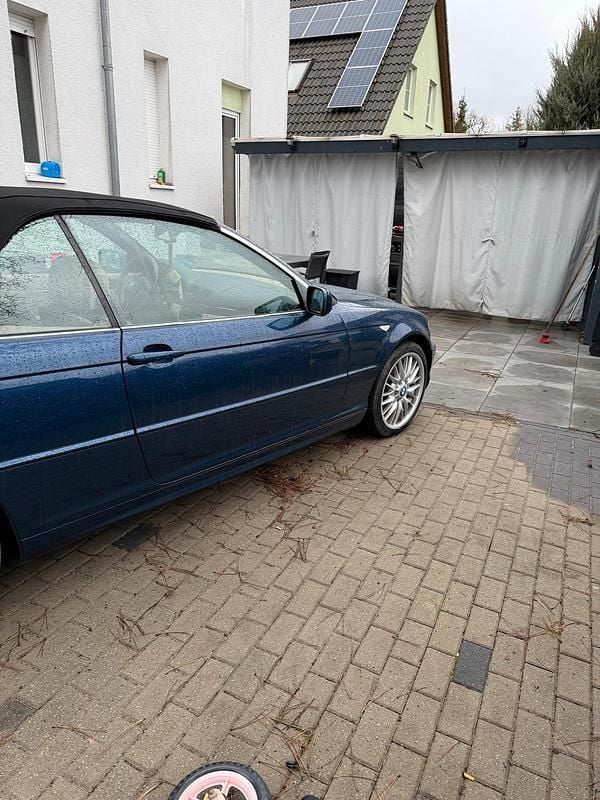 Gebraucht BMW 318 Cabriolet 150 PS (110 kW) 2005 Blau Cabrio