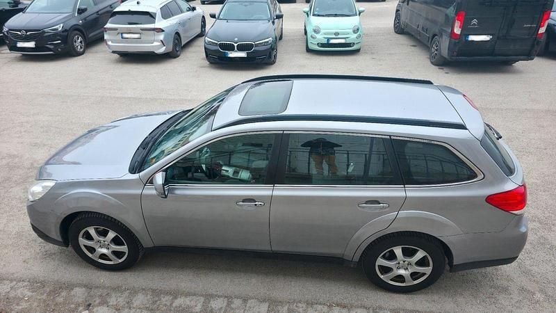 Gebraucht Subaru Outback 167 PS (122 kW) 2011 Grau Kombi