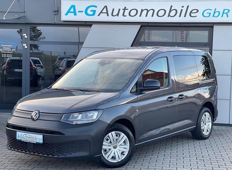 Usata VW Caddy 102 CV (75 kW) 2021 Grigio Monovolume