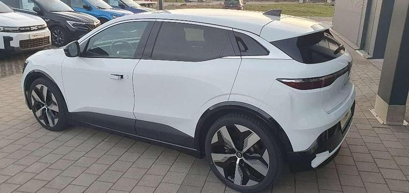 Gebraucht Renault Megane E-Tech Techno 96 kW (131 PS) 2022 Artisweiß Limousine