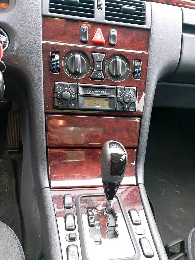Gebraucht Mercedes E200 Classic 2000 Silber Limousine