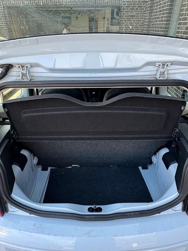 Second-hand VW up! 60 CP (44 kW) 2012 Hatchback