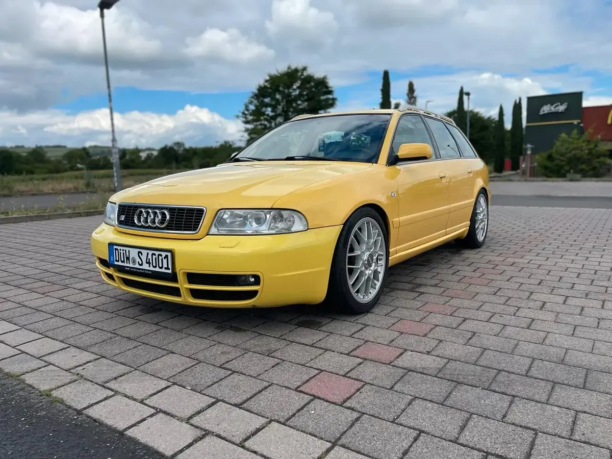 Gebraucht Audi S4 265 PS (194 kW) 2000 Gelb Kombi