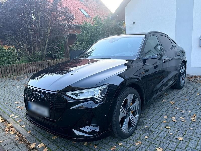 Schwarz Gebraucht 2021 Audi e-tron S-Line SUV | 28.990 € (Fairer Preis) - Bild 1/4