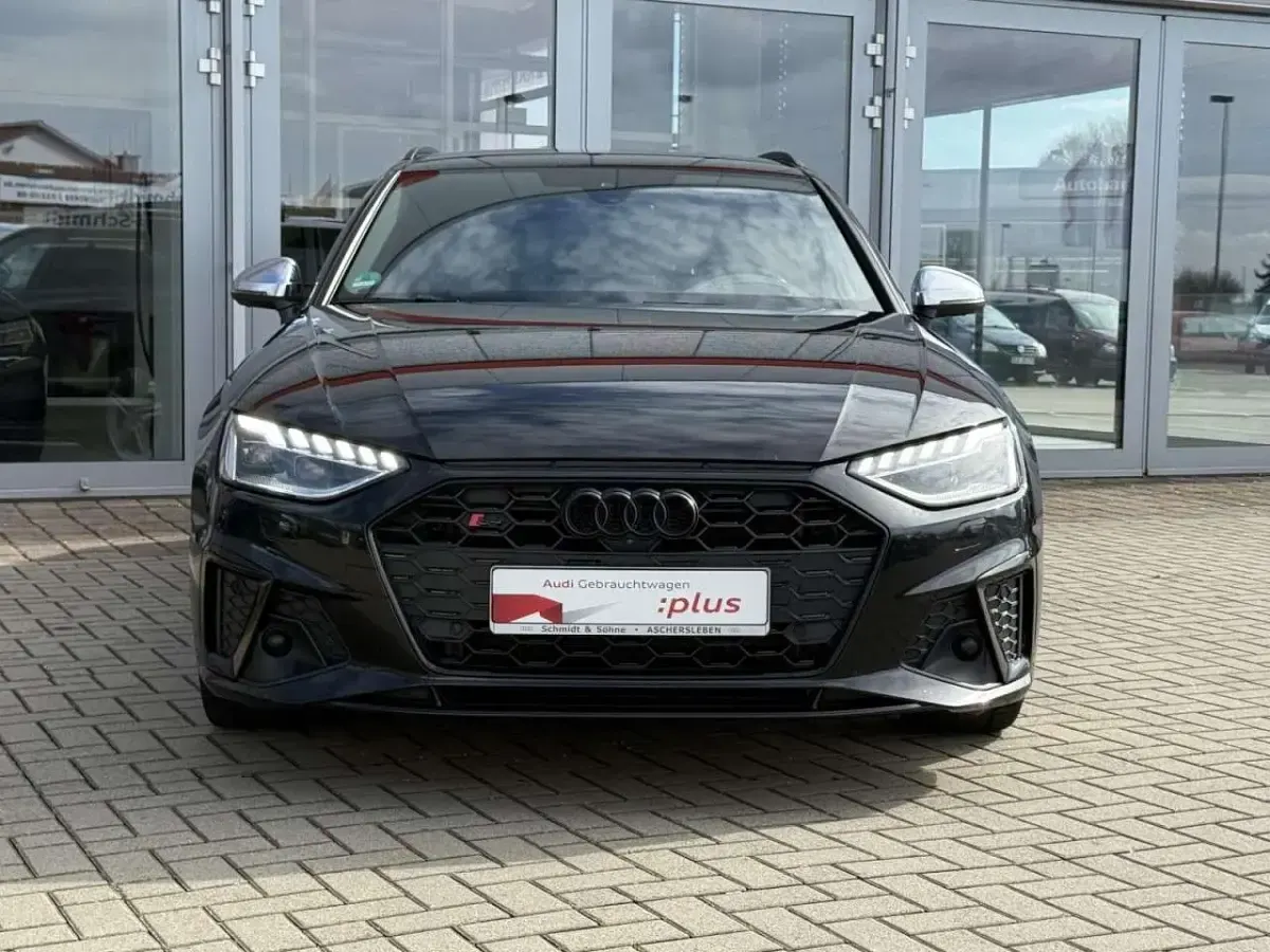 Używany Audi S4 Ambiente 341 KM (250 kW) 2023 Czarny Kombi