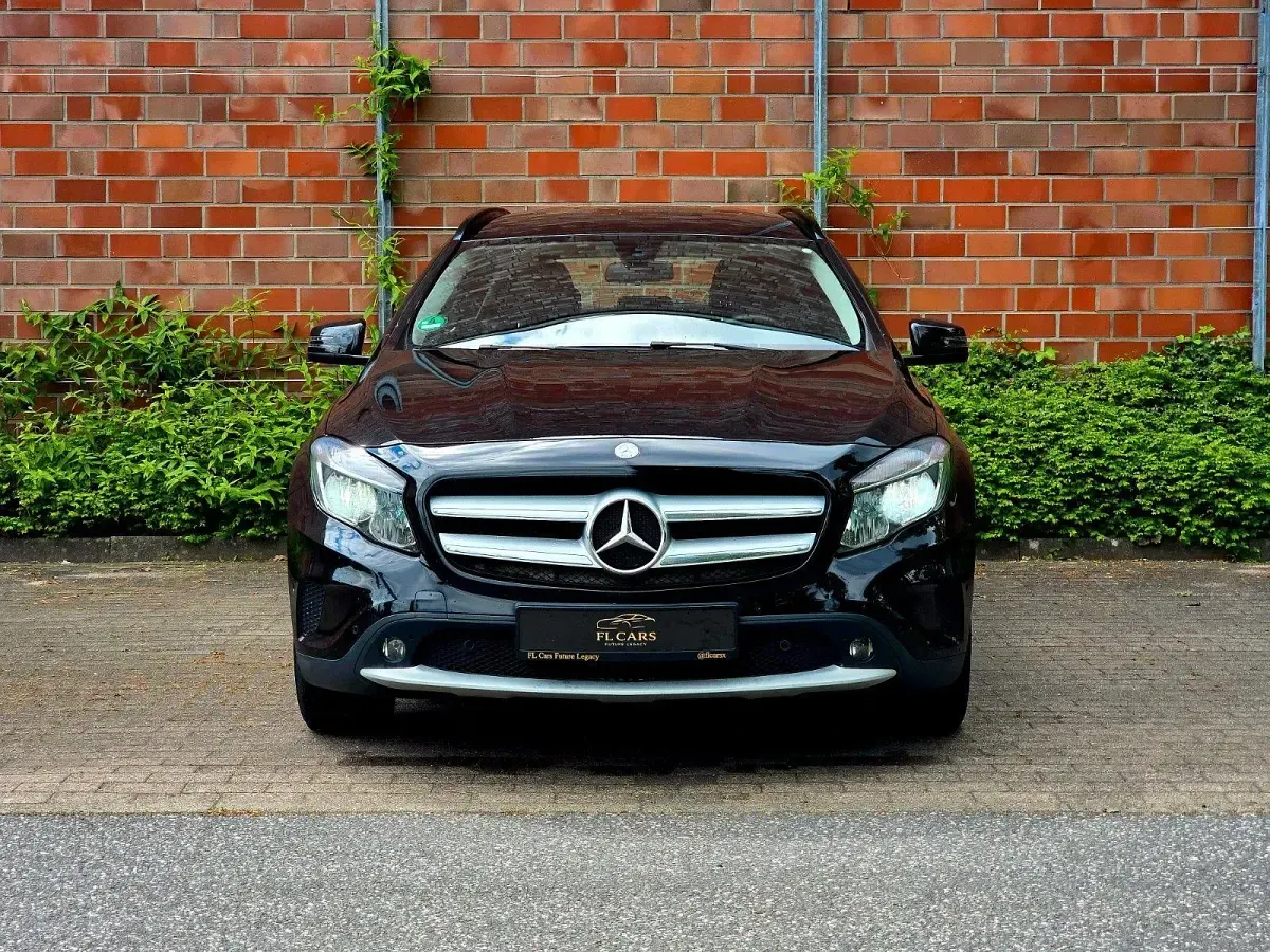 Gebraucht Mercedes GLA200 156 PS (114 kW) 2016 Schwarz SUV