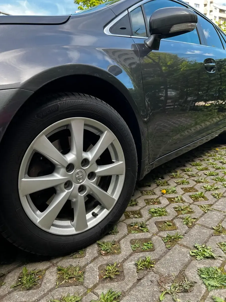 Gebraucht Toyota Avensis 2011 Grau Kombi