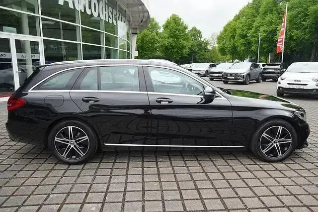Gebraucht Mercedes C180 Avantgarde 156 PS (114 kW) 2020 Schwarz Limousine