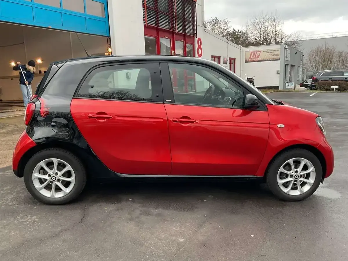 Używany Smart ForFour Passion 147 KM (108 kW) 2016 Czarny Hatchback