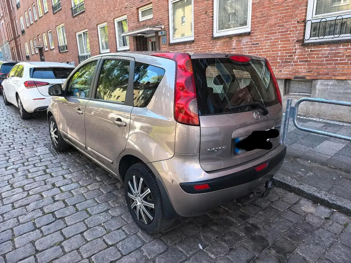 Usata Nissan Note 110 CV (80 kW) 2007 Marrone Utilitaria