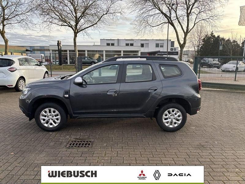 Kometengrau Gebraucht 2022 Dacia Duster Comfort SUV | 16.490 € (Guter Preis) - Bild 1/4