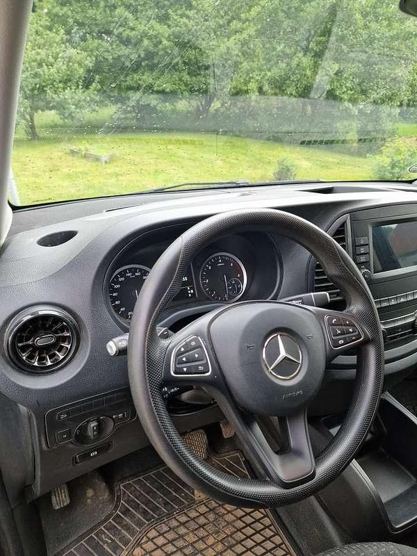 Gebraucht Mercedes Vito 190 PS (139 kW) 2021 Blau Van