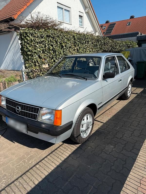 Silber Gebraucht 1981 Opel Kadett Kleinwagen | 5.800 € - Bild 1/4