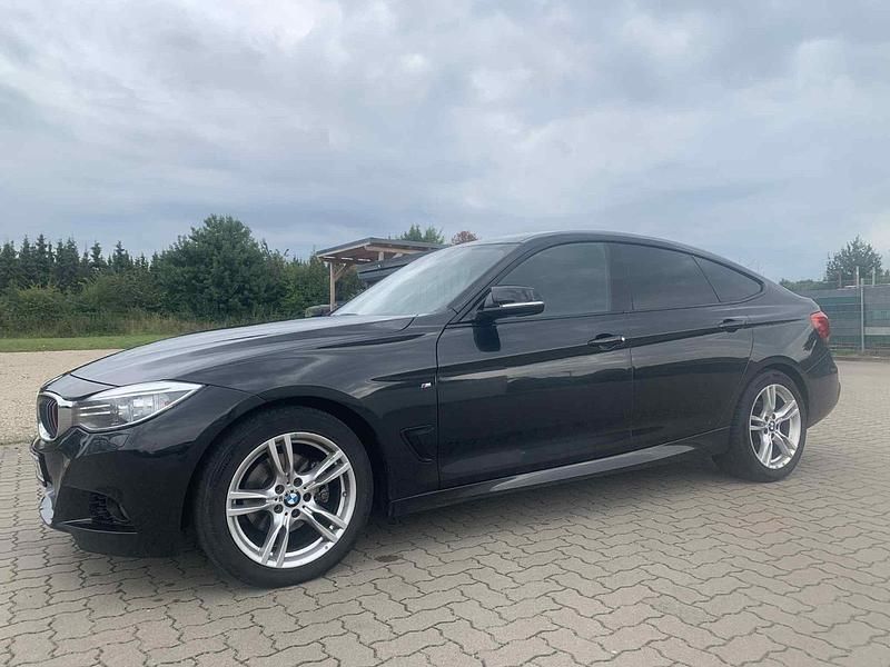 Używany BMW 320 190 KM (139 kW) 2015 Czarny Sedan/Limuzyna