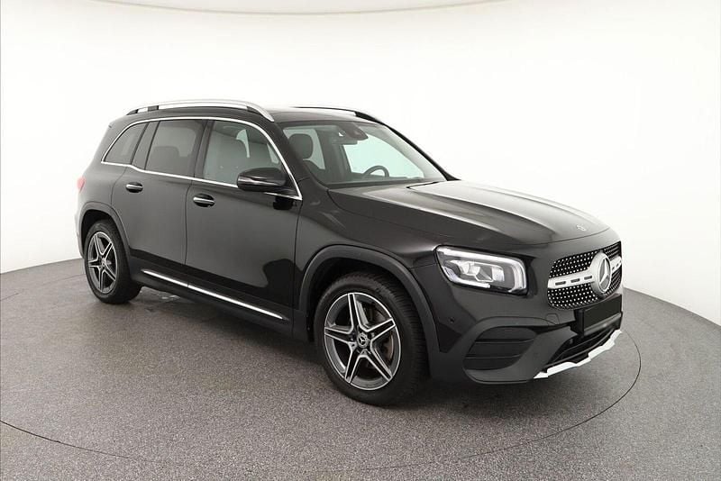 Schwarz Gebraucht 2023 Mercedes GLB250 AMG line SUV | 33.650 € - Bild 1/4