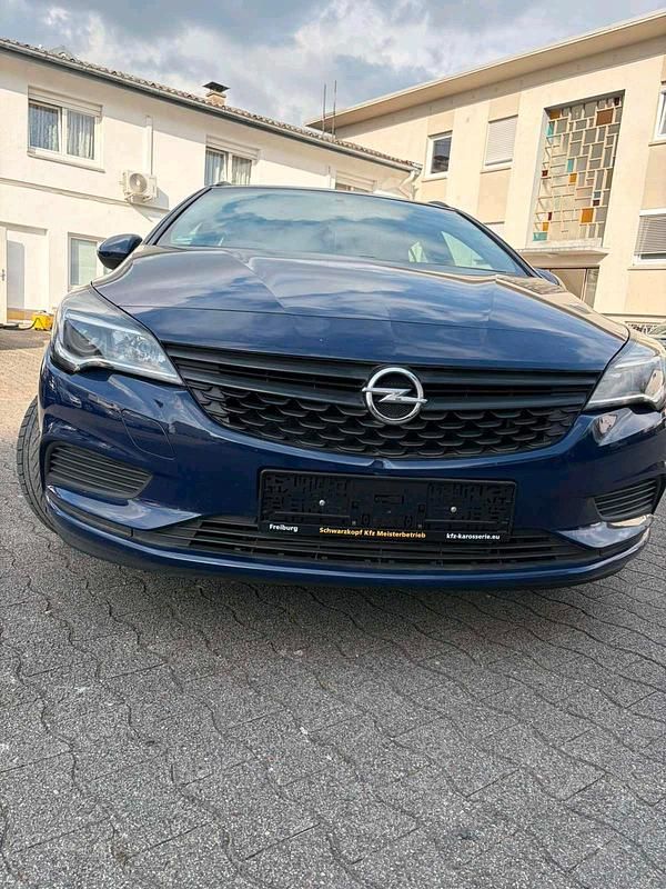 Gebraucht Opel Astra 105 PS (77 kW) 2016 Blau Kombi