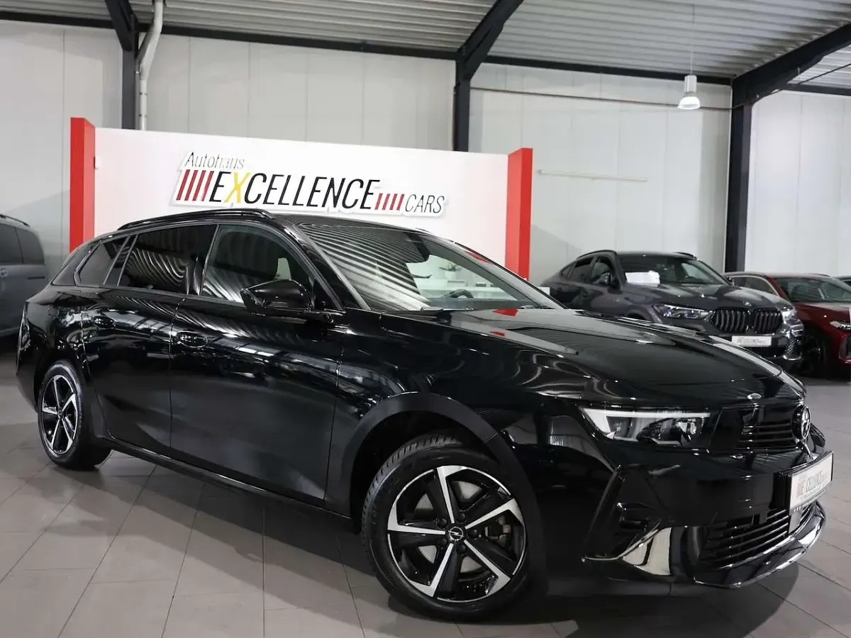 Gebraucht Opel Astra Sport 131 PS (96 kW) 2025 Karbon schwarz Kleinwagen