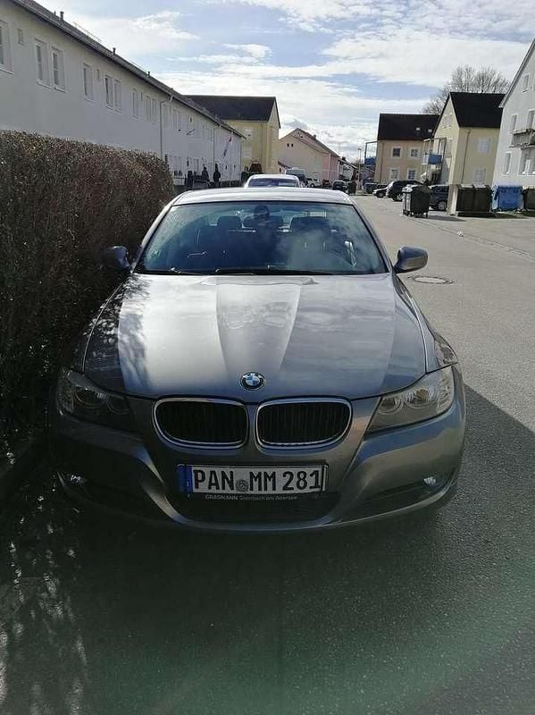 Gebraucht BMW 316 116 PS (85 kW) 2009 Grau Limousine
