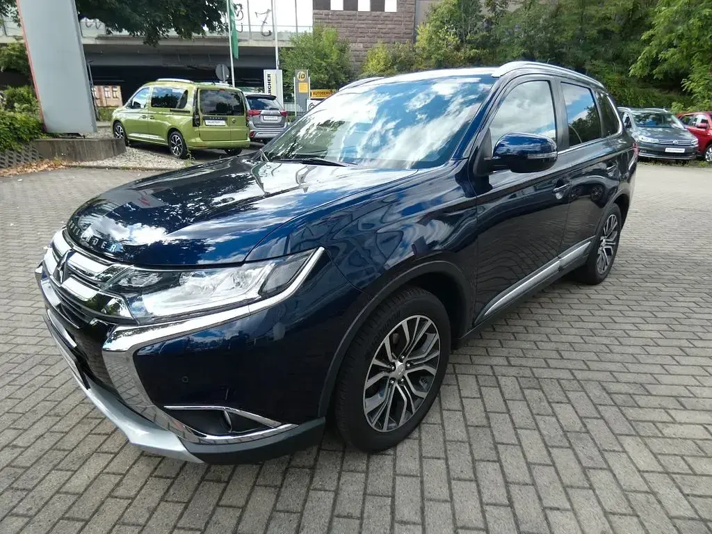 Gebraucht Mitsubishi Outlander Top 150 PS (110 kW) 2017 Blau SUV