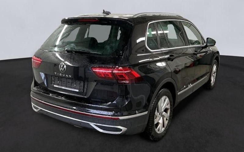 Gebraucht VW Tiguan Elegance 150 PS (110 kW) 2022 Deep black perleffekt SUV
