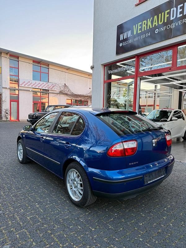 Second-hand Seat Leon 125 CP (91 kW) 2001 Albastru Hatchback