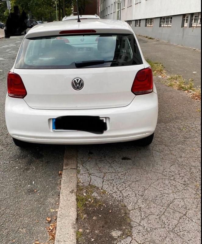 Gebraucht VW Polo 60 PS (44 kW) 2012 Weiß Kleinwagen