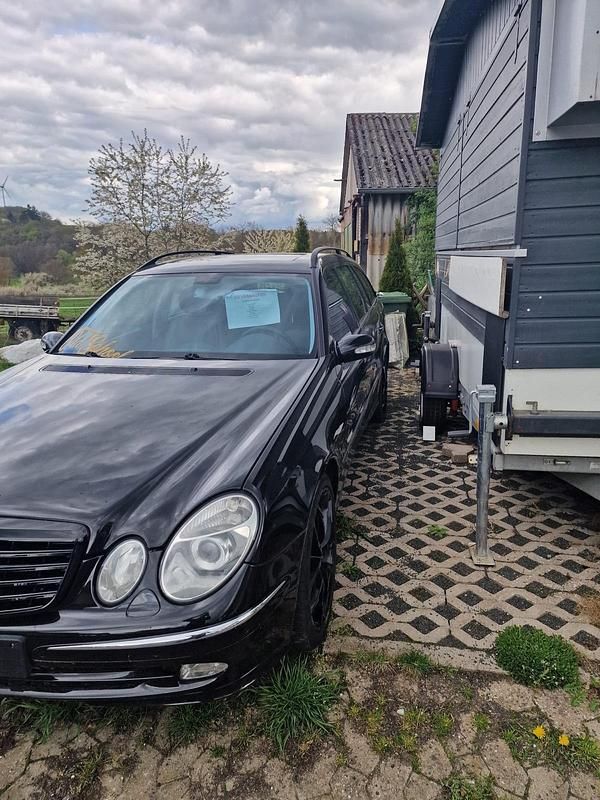 Second-hand Mercedes E500 306 CP (225 kW) 2004 Negru Break