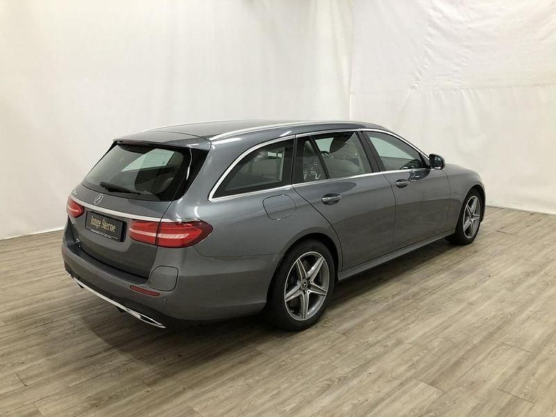 Gebraucht Mercedes E300 194 PS (142 kW) 2019 Grau Kombi