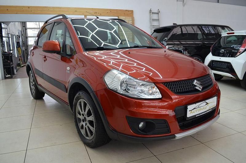 Gebraucht Suzuki SX4 Club 135 PS (99 kW) 2010 Orange Limousine