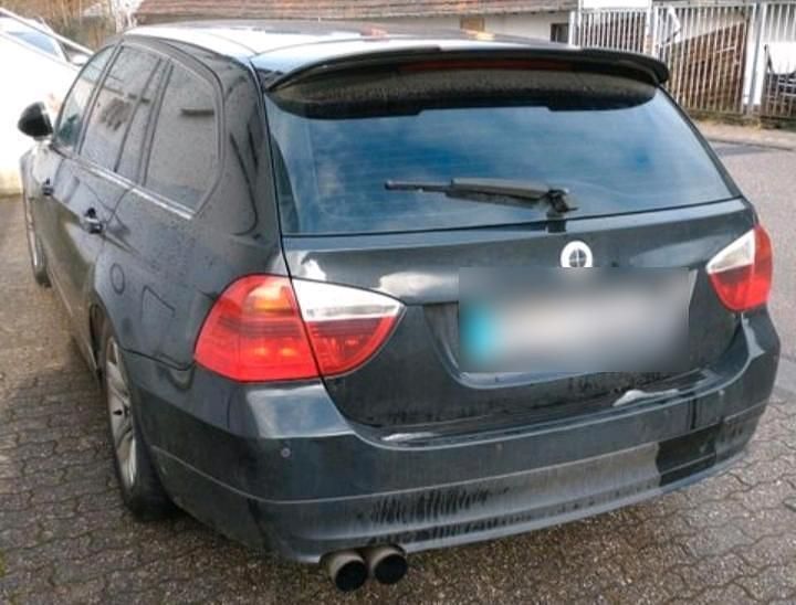 Gebraucht BMW 318 143 PS (105 kW) 2008 Schwarz Kombi