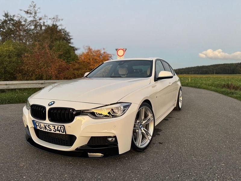Weiß Gebraucht 2018 BMW 340 M Sport Limousine | 37.900 € - Bild 1/4