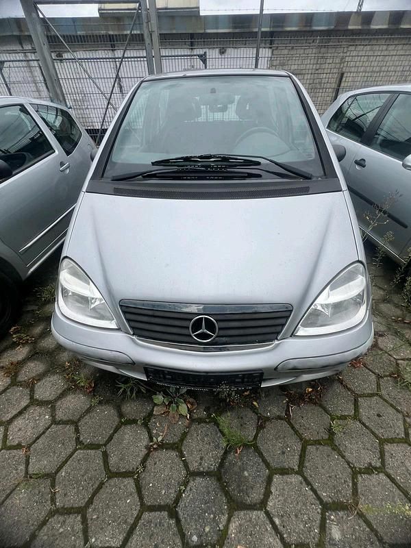 Silber Gebraucht 2002 Mercedes A170 Kleinwagen | 700 € (Superpreis) - Bild 1/4