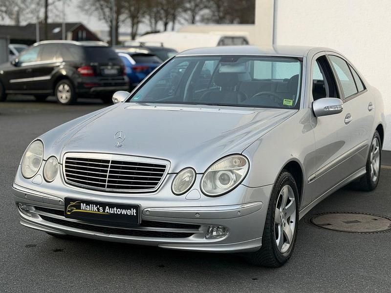 Gebraucht Mercedes E240 Avantgarde 177 PS (130 kW) 2003 Silber Limousine